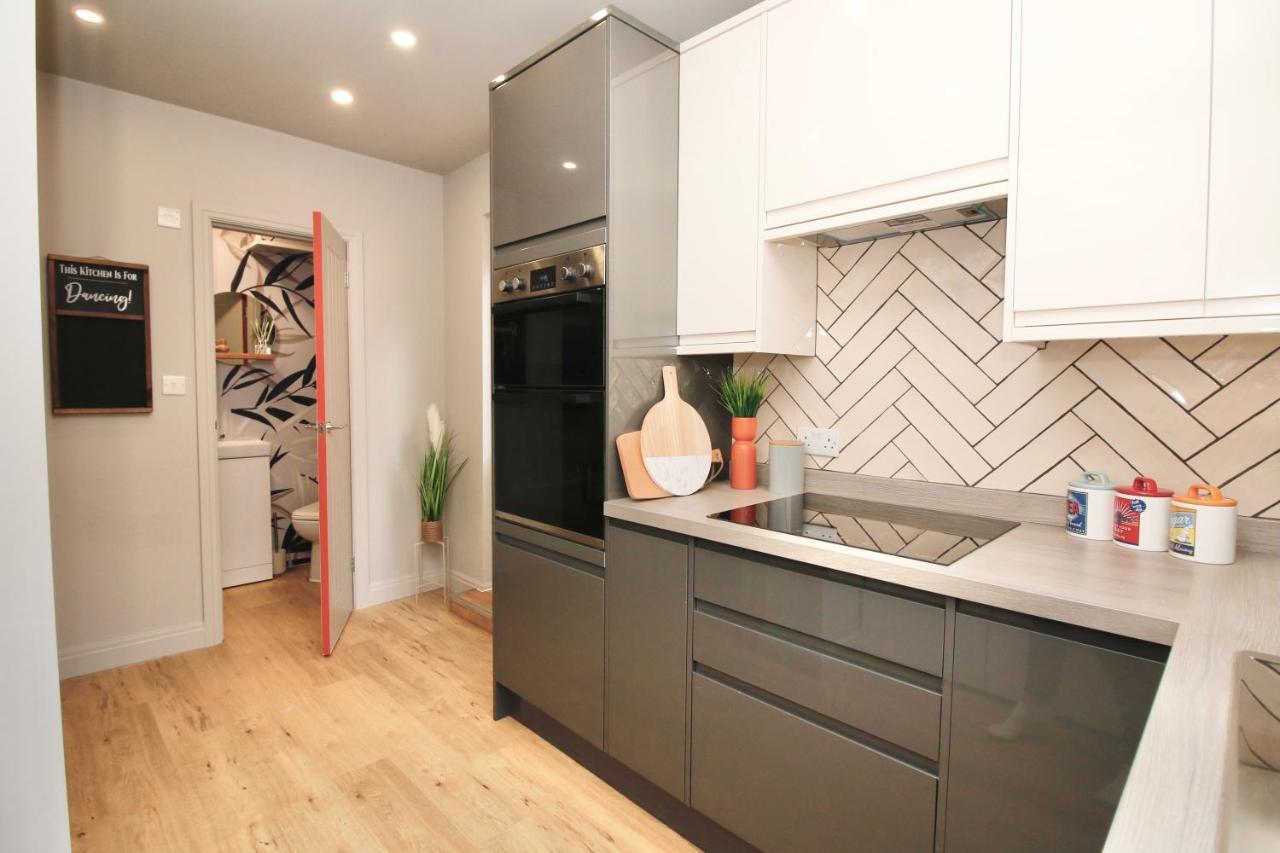 Xxhot Tubxx 4Bed Semi, Sleeps 8, 2 Bathrooms Blackpool Exteriör bild