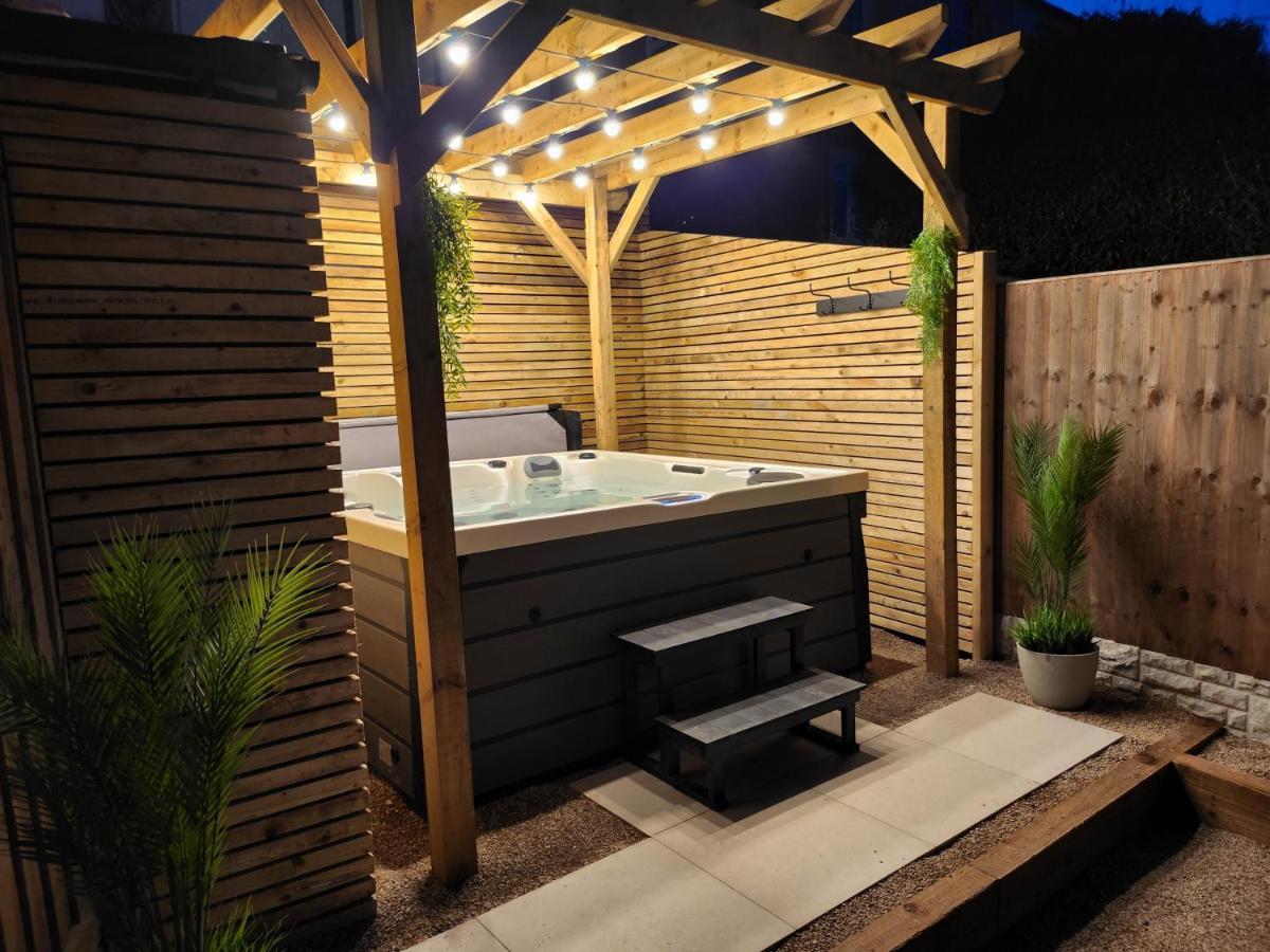 Xxhot Tubxx 4Bed Semi, Sleeps 8, 2 Bathrooms Blackpool Exteriör bild